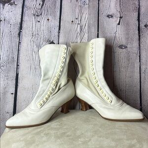 Stewart Weitzman vintage Victorian button boots size 7